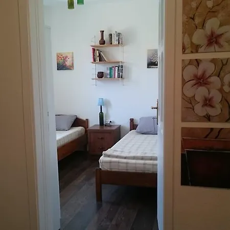 ホテル Kalidna ボズカーダ